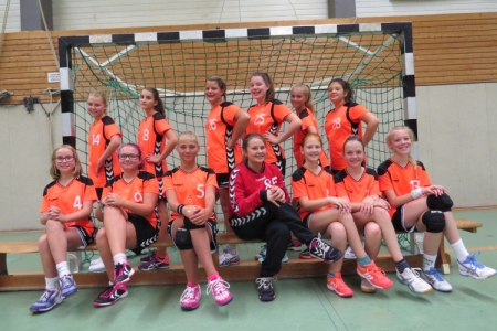 Handballderby in Voerde geht an die TVV-Handballerinnen